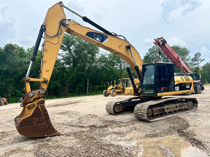 2011 CAT 329DL